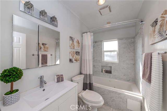 1255 North Harper Avenue, 17 photo 5