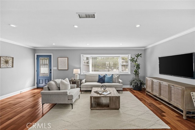 224 Pauline Place, Costa Mesa CA: https://media.crmls.org/medias/d160e28c-b859-48e8-af41-b716f6b719f9.jpg
