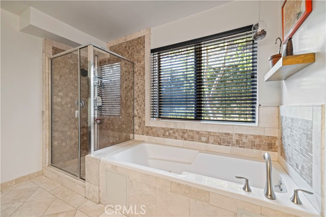 Main bathroom with Separate Shower and jetted tub
