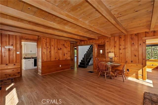 Detail Gallery Image 9 of 40 For 863 Oak Rd, Lake Arrowhead,  CA 92386 - 3 Beds | 2 Baths