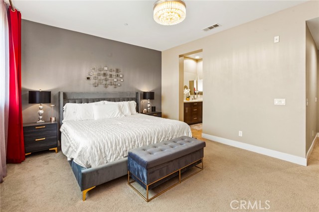 31 Soho, Irvine CA: https://media.crmls.org/medias/d161a58c-0b46-4e14-bf03-6c5049a03a46.jpg