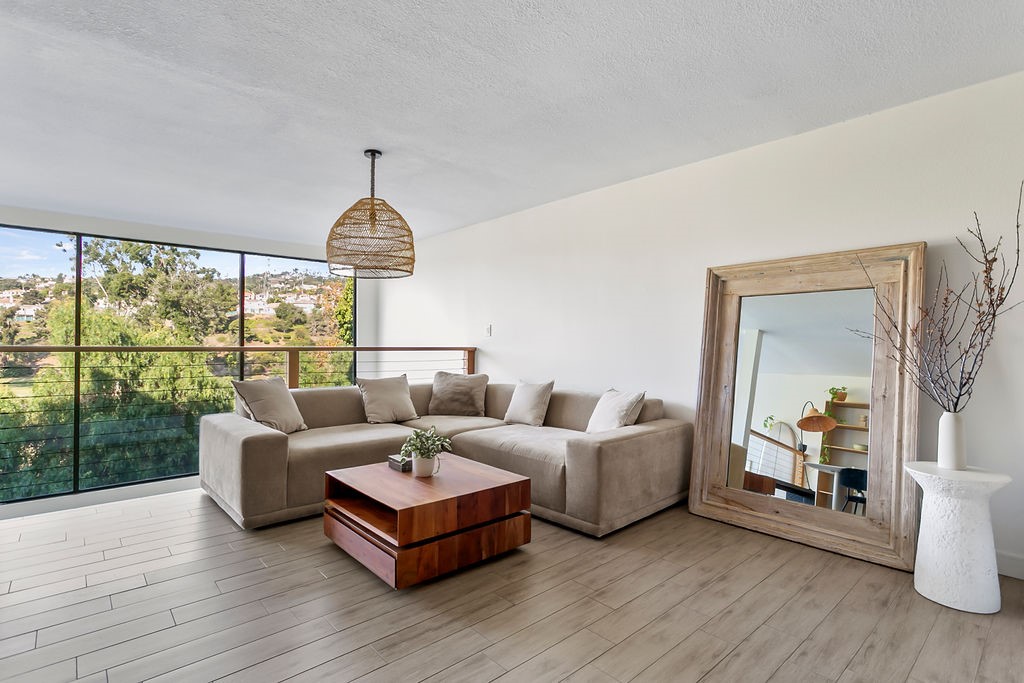 Detail Gallery Image 9 of 47 For 2564 Navarra Dr #105,  Carlsbad,  CA 92009 - 2 Beds | 2 Baths