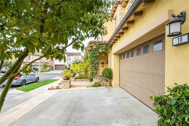 Detail Gallery Image 4 of 41 For 10 Tomango, Lake Forest,  CA 92630 - 5 Beds | 4/1 Baths