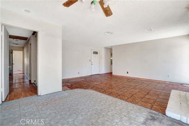 Detail Gallery Image 6 of 28 For 22942 Elkwood St, West Hills,  CA 91304 - 4 Beds | 2 Baths