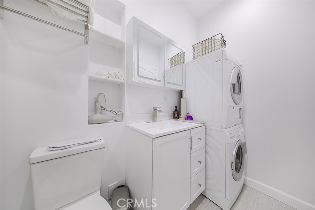 Detail Gallery Image 19 of 23 For 12809 Woodley Ave, Granada Hills,  CA 91344 - 1 Beds | 1 Baths