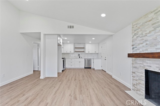 Detail Gallery Image 9 of 37 For 9352 Olive St, Fontana,  CA 92335 - 3 Beds | 2 Baths