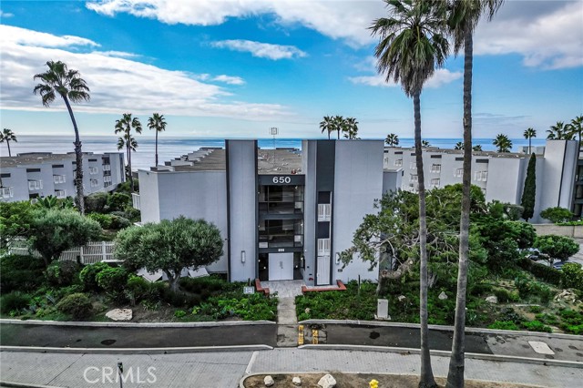 650 The Village, Redondo Beach, California 90277, 1 Bedroom Bedrooms, ,Residential,Sold,The Village,SB23211956