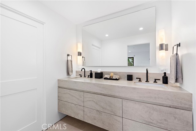 Detail Gallery Image 22 of 31 For 322 Iris Ave, Corona Del Mar,  CA 92625 - 3 Beds | 2/1 Baths