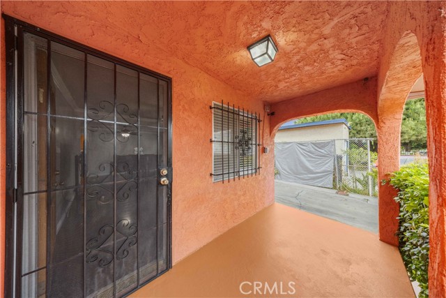 157 E 70th Street, Los Angeles CA: https://media.crmls.org/medias/d1650a62-5d1b-4e55-9daf-95d8cc1cf563.jpg