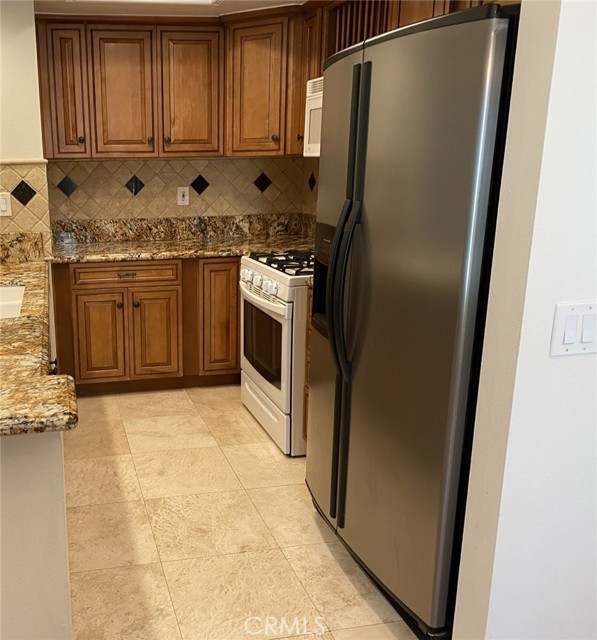 Detail Gallery Image 3 of 9 For 24352 Berrendo #1,  Laguna Hills,  CA 92656 - 2 Beds | 2 Baths