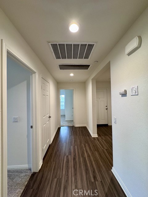 https://media.crmls.org/medias/d165a730-4801-450d-a1e4-eda877d5e6fb.jpg?preset=X-Large