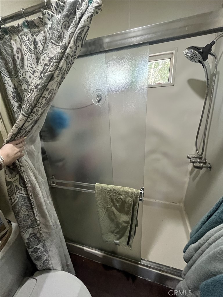 https://media.crmls.org/medias/d165ca6f-e692-4ec9-8332-78ccc0ae4b80.jpg?preset=X-Large