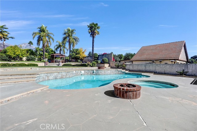 Detail Gallery Image 37 of 60 For 2376 Sunset Curv, Upland,  CA 91784 - 4 Beds | 3/1 Baths