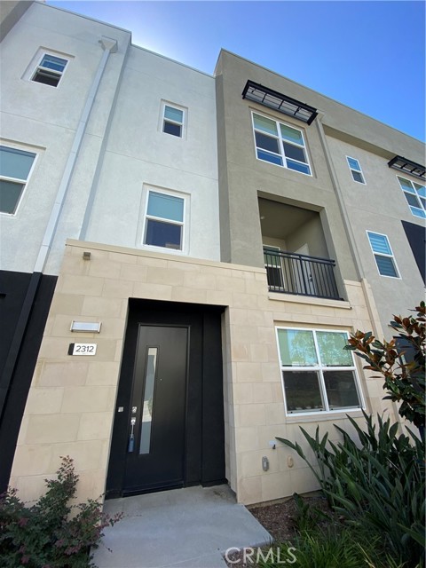 2312 Synergy, Irvine CA: https://media.crmls.org/medias/d1660ce5-1b98-47e0-8516-1c18a35c5afd.jpg