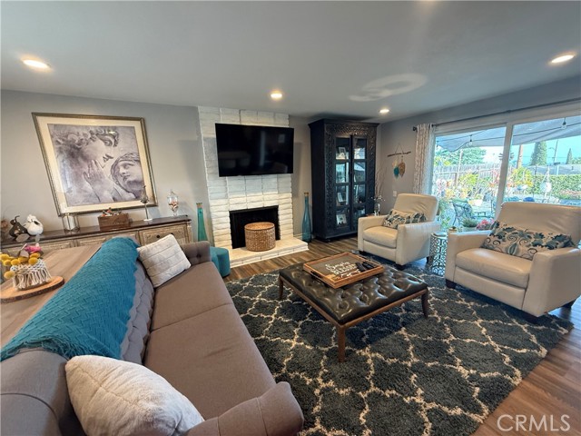 Detail Gallery Image 6 of 50 For 340 Terry Way, La Habra,  CA 90631 - 3 Beds | 2 Baths