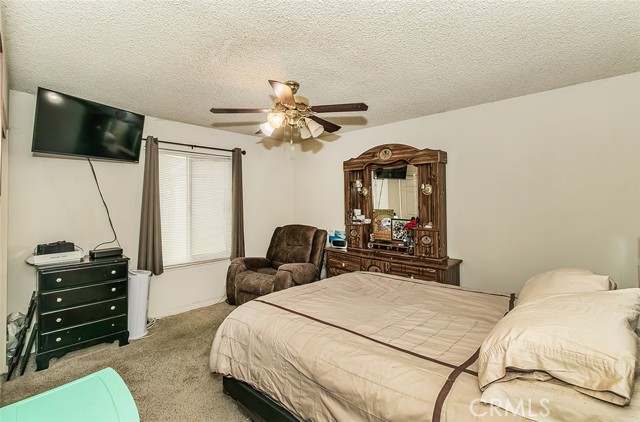 Detail Gallery Image 15 of 28 For 3683 N Ezie Ave, Fresno,  CA 93727 - 3 Beds | 1 Baths