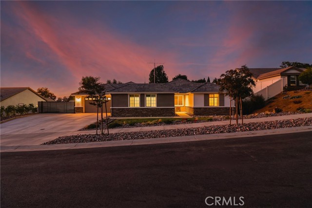 Detail Gallery Image 5 of 46 For 35684 Vivian Way, Yucaipa,  CA 92399 - 5 Beds | 3 Baths