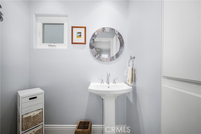 Image 30 of 72 For 1713 Electric Avenue