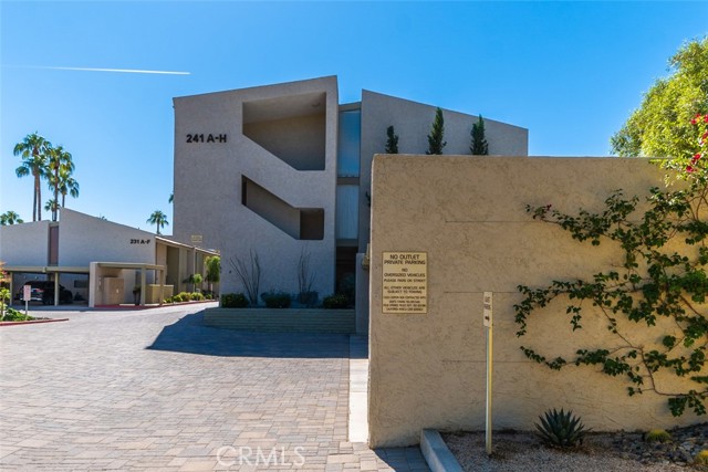 Detail Gallery Image 1 of 1 For 261 E La Verne Way #Q,  Palm Springs,  CA 92264 - 2 Beds | 2 Baths