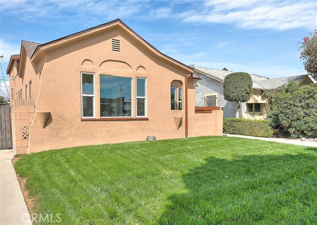 547 W 106th Street, Los Angeles CA: https://media.crmls.org/medias/d16a4597-cd16-4518-a03c-1d59e74a64ef.jpg