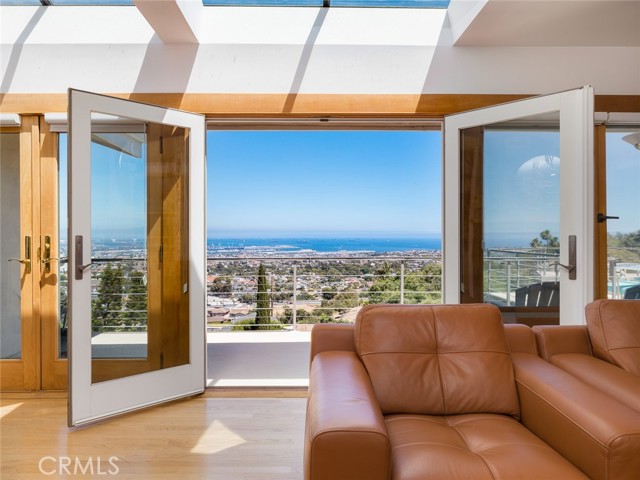 2135 Chandeleur Drive, Rancho Palos Verdes, California 90275, 5 Bedrooms Bedrooms, ,4 BathroomsBathrooms,Residential,Sold,Chandeleur,PV21147039