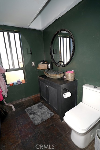 Detail Gallery Image 36 of 46 For 18954 Sherman Way #3,  Reseda,  CA 91335 - 2 Beds | 3 Baths