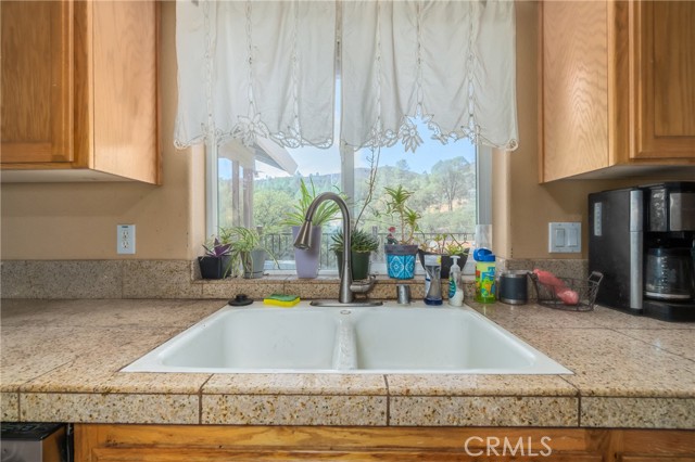 Detail Gallery Image 10 of 51 For 3409 Wolf Creek Rd, Clearlake Oaks,  CA 95423 - 3 Beds | 3 Baths