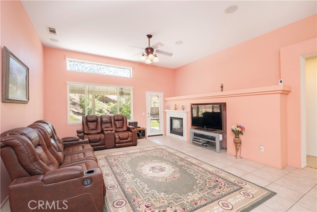 29100 Blue Spruce Circle, Menifee CA: https://media.crmls.org/medias/d16d1c1b-d79f-420b-b642-d3b16b4ac3d4.jpg