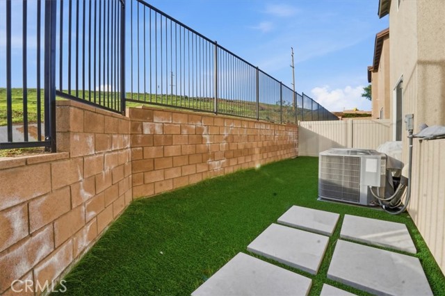 Detail Gallery Image 43 of 52 For 556 Enzo St, Lake Elsinore,  CA 92530 - 3 Beds | 2/1 Baths