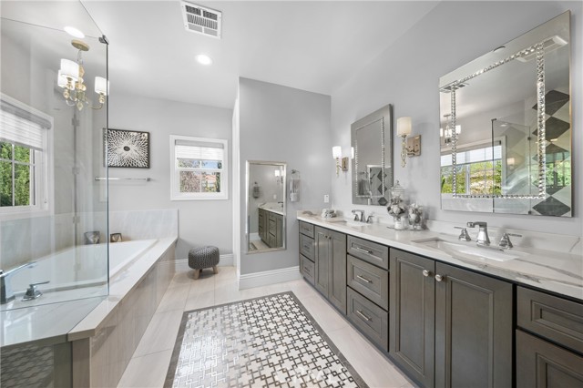 Image 24 of 47 For 6247 Ivar  