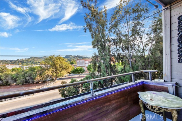 Detail Gallery Image 7 of 37 For 13331 Moorpark St #319,  Sherman Oaks,  CA 91423 - 2 Beds | 2 Baths