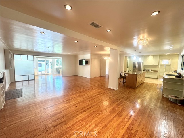 Detail Gallery Image 4 of 29 For 712 W 8th, Claremont,  CA 91711 - 3 Beds | 2 Baths