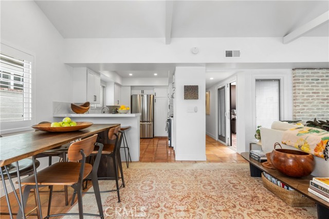 304 Larkspur Avenue, Corona del Mar CA: https://media.crmls.org/medias/d16eab5a-492b-40fb-99a2-8092c9b7ffa6.jpg