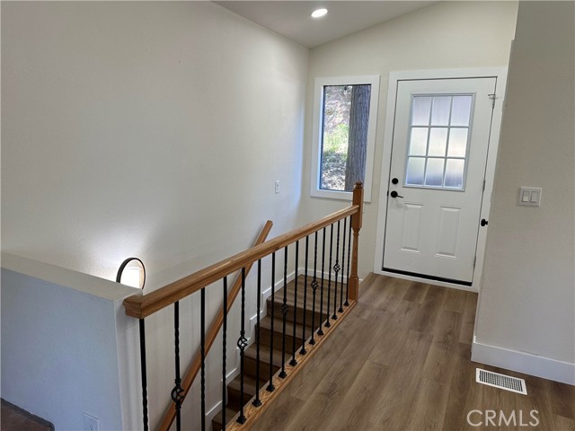 Detail Gallery Image 10 of 27 For 25094 Valle Dr, Crestline,  CA 92325 - 2 Beds | 1 Baths