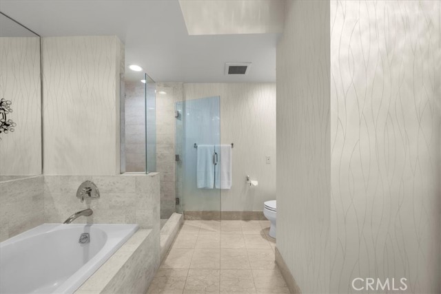 13600 Marina Pointe Dr., Marina del Rey CA: https://media.crmls.org/medias/d16fc49b-5548-4a02-a043-95d3cf395ec8.jpg