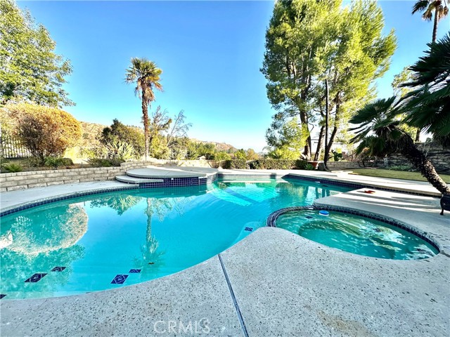 Detail Gallery Image 3 of 36 For 11932 Sonoma Way, Porter Ranch,  CA 91326 - 5 Beds | 3 Baths