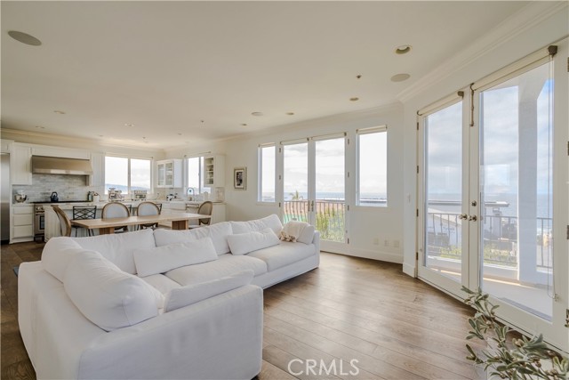 300 19TH Street, Manhattan Beach CA: https://media.crmls.org/medias/d1713eb1-3c59-4900-866f-d652e03dc531.jpg