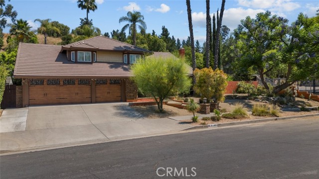 Detail Gallery Image 3 of 49 For 21101 Celtic St, Chatsworth,  CA 91311 - 5 Beds | 3 Baths