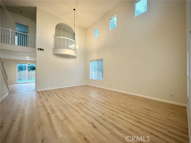 Detail Gallery Image 7 of 47 For 33564 Blue Water Way, Temecula,  CA 92592 - 4 Beds | 3 Baths