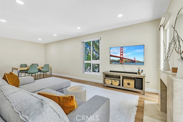 Detail Gallery Image 21 of 27 For 5115 Kester Ave #22,  Sherman Oaks,  CA 91403 - 2 Beds | 2/1 Baths