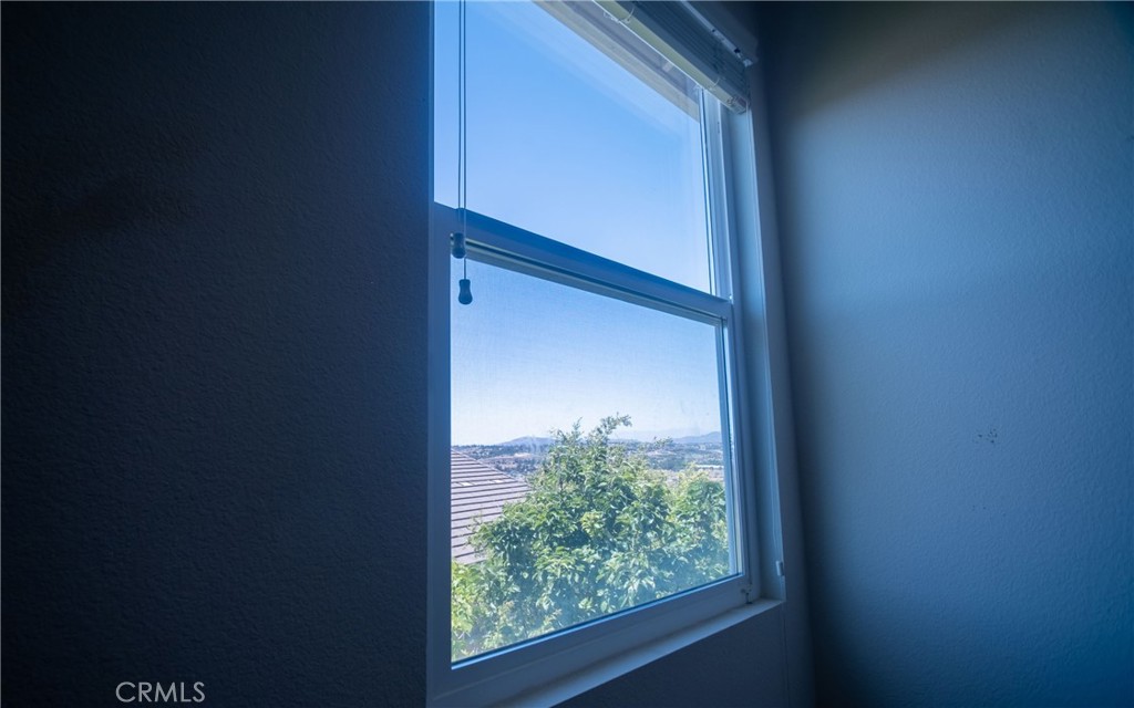 https://media.crmls.org/medias/d17267a4-354c-4b10-b780-932e4dc79a75.jpg?preset=X-Large