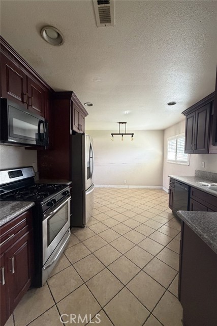 Detail Gallery Image 19 of 39 For 7233 Hayes, Buena Park,  CA 90620 - 4 Beds | 2 Baths