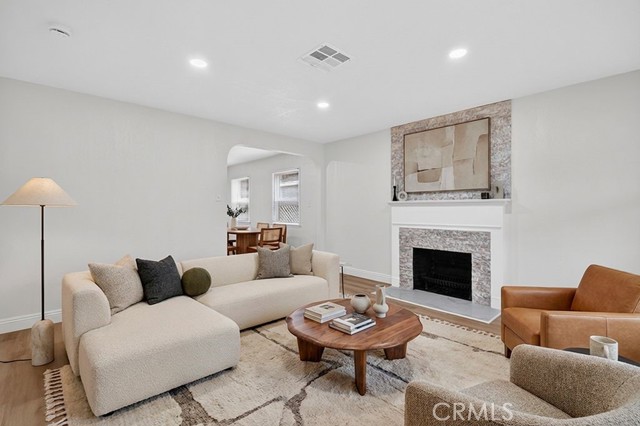 Detail Gallery Image 3 of 26 For 4392 Elm, Long Beach,  CA 90807 - 4 Beds | 2 Baths