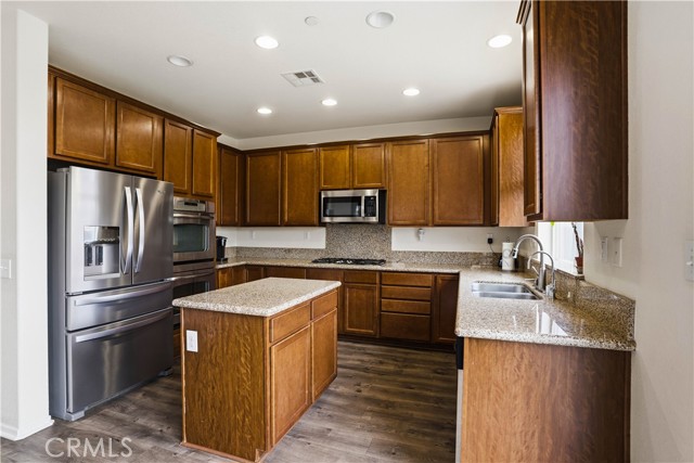 Detail Gallery Image 15 of 37 For 29538 Major League, Lake Elsinore,  CA 92530 - 3 Beds | 2/1 Baths