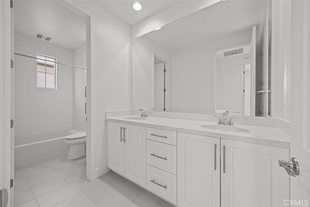 MLS #OC25217448 image #15