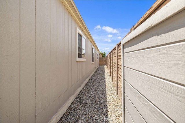 27823 Sunrise Ln, Canyon Country CA: https://media.crmls.org/medias/d174e247-9312-400c-834b-bd22a7c29386.jpg