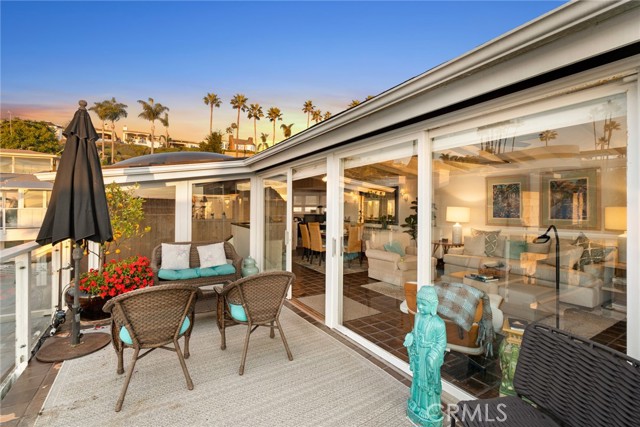2616 Cove Street, Corona del Mar CA: https://media.crmls.org/medias/d176573a-504e-426e-b9dc-c72d533c909e.jpg