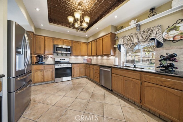 Detail Gallery Image 16 of 62 For 5633 W Avenue L2, Lancaster,  CA 93536 - 4 Beds | 3 Baths