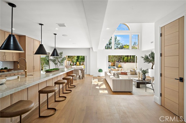 48 Belcourt Drive, Newport Beach CA: https://media.crmls.org/medias/d176991b-f626-4f14-8048-1b00ba7a5bed.jpg