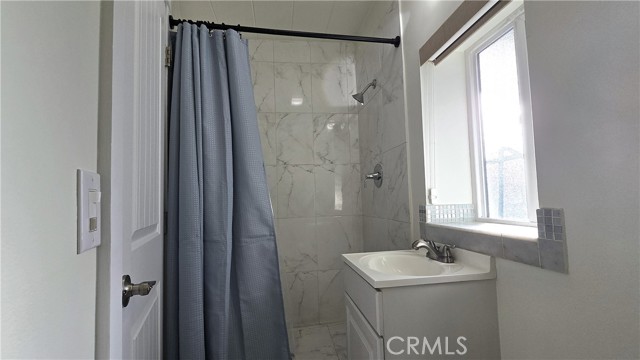 Detail Gallery Image 15 of 29 For 6704 Rhea Ave, Reseda,  CA 91335 - 3 Beds | 2 Baths